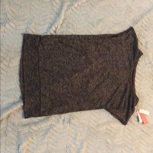 Workout shirt with multi-color back detail